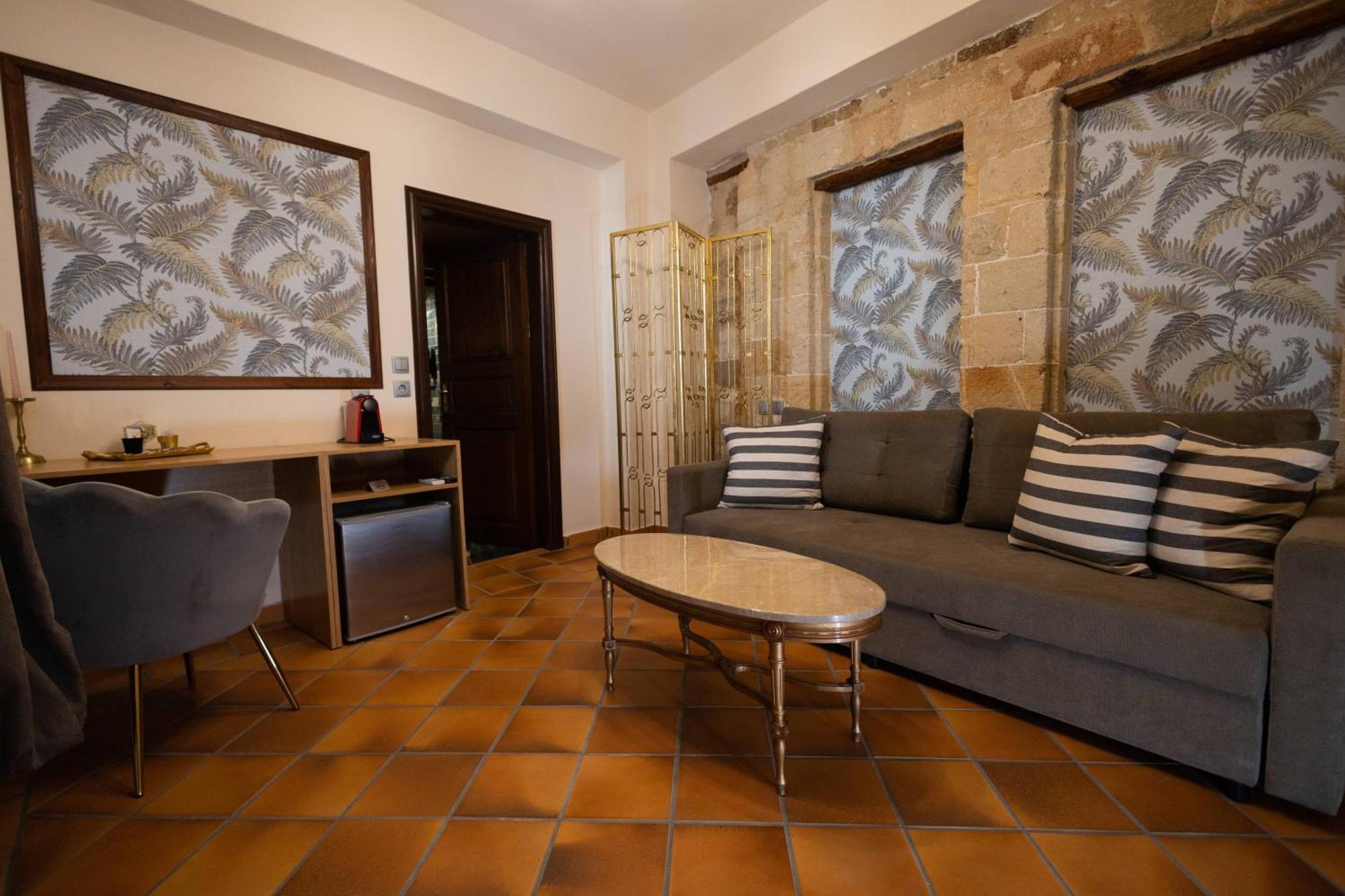 April Luxury Suites (Adults Only) Rhodes City Bilik gambar